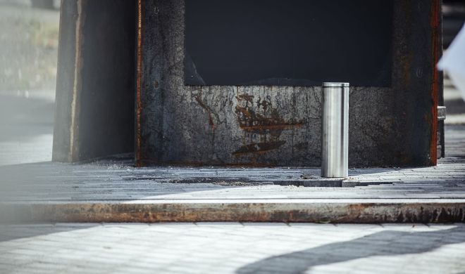 Iemūrējot laika kapsulu, “Grīziņdārzā” īpašā pasākumā atzīmē pagrieziena punktu radošajā kvartālā